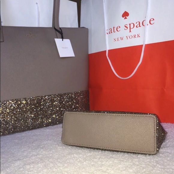 Kate Spade Handbag Set - Picture 3 of 5